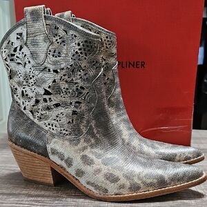 NEW ! DONALD J PLINER NATURAL KARUNG PRINT SHORT BOOTS  - Size 8.5 ($275 RETAIL)